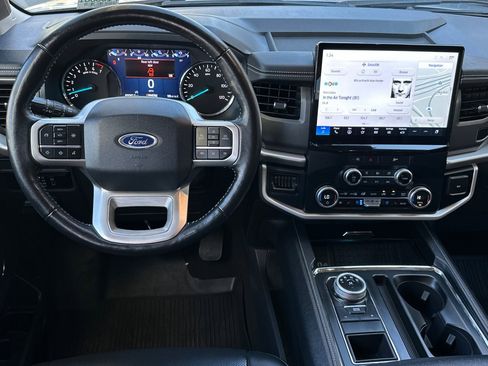 Used 2024 Ford Expedition Max XLT image 13