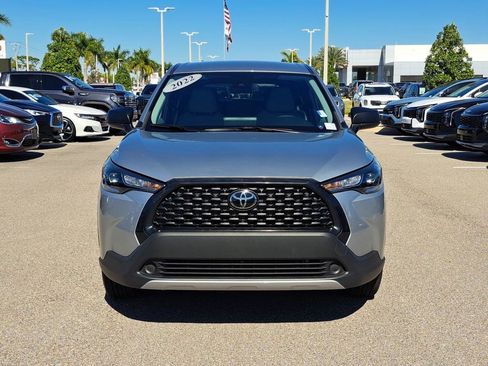 Used 2022 Toyota Corolla Cross L image 9