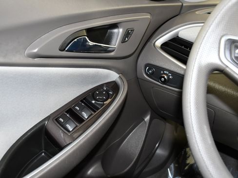 Used 2022 Chevrolet Malibu LT FWD image 32