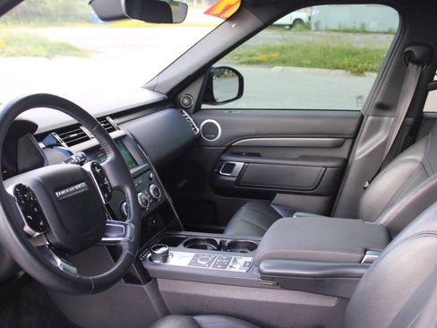 Used 2019 Land Rover Discovery SE AWD/4WD image 20