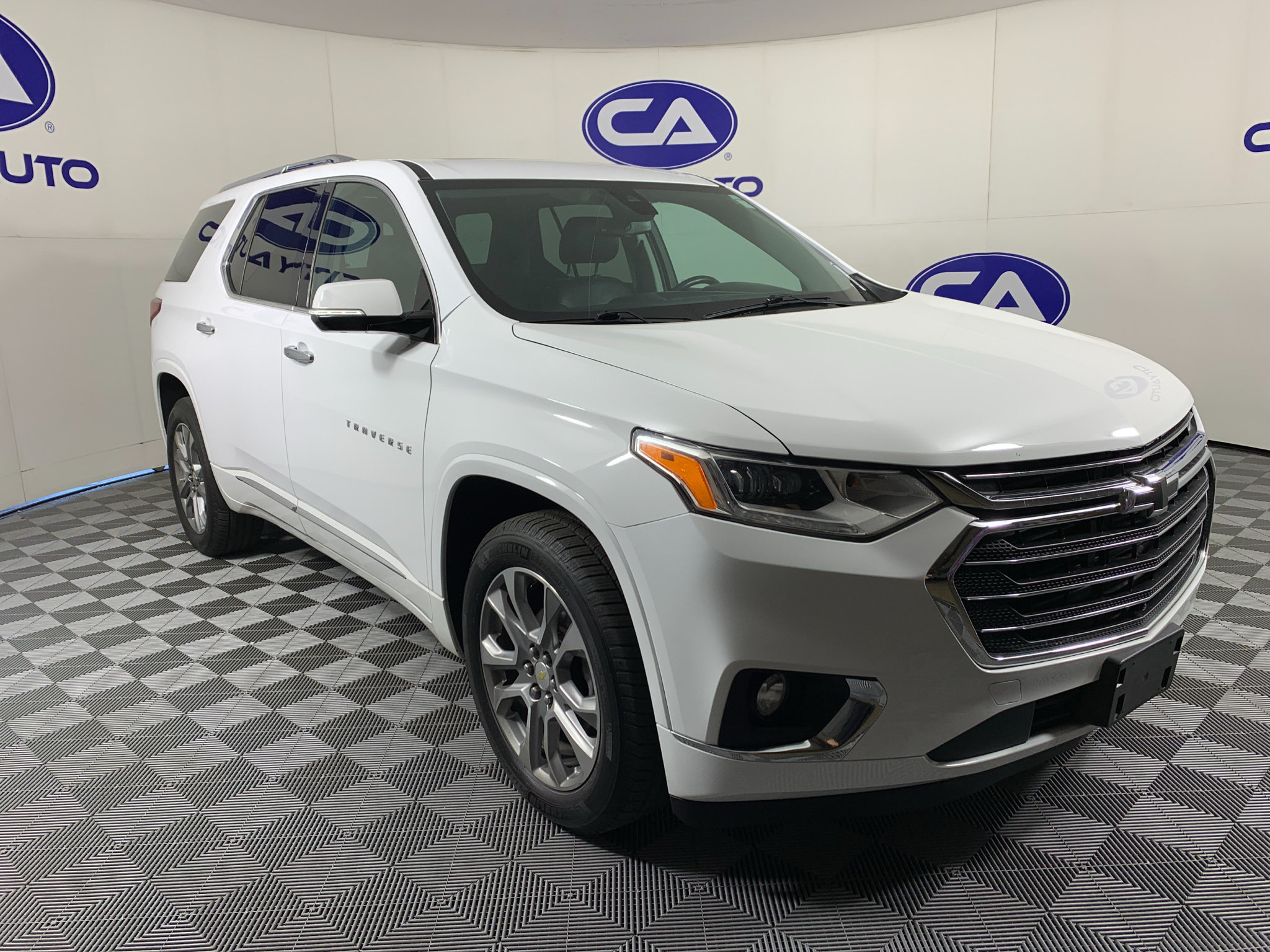 Used 2019 Chevrolet Traverse Premier AWD/4WD image 1