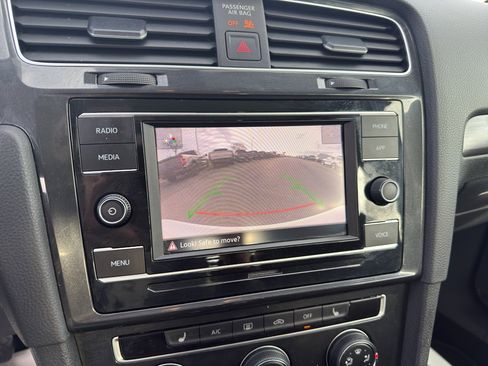 Used 2020 Volkswagen Golf 4-Door image 19