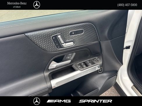 Used 2024 Mercedes-Benz GLB 250 image 13