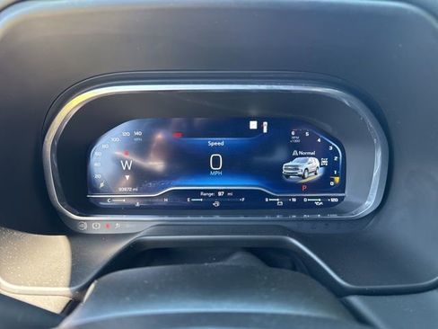 Used 2023 Chevrolet Tahoe Premier AWD/4WD image 22