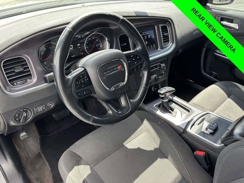 Used 2018 Dodge Charger SXT RWD image 8