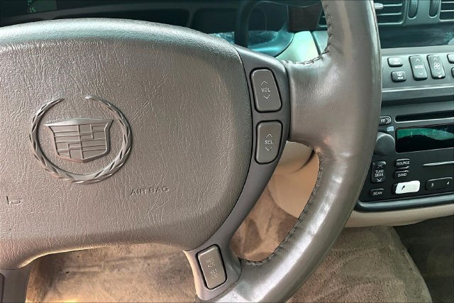 Used 2005 Cadillac De Ville w/ Limited Edition Package FWD image 12