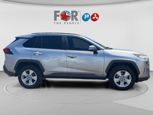 Used 2021 Toyota RAV4 XLE FWD image 6