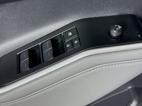 New 2026 Toyota Highlander XLE image 14