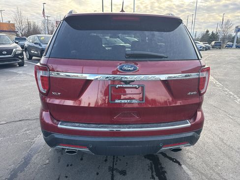 Used 2018 Ford Explorer XLT w/ Equipment Group 202A image 6