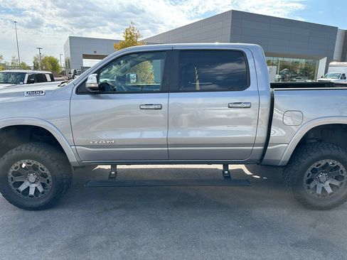 Used 2019 RAM 1500 Laramie AWD/4WD image 13