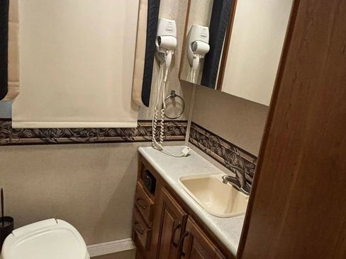 Used 2016 Ford E-450 and Econoline 450 Super Duty w/ Motorhome Prep Package image 28