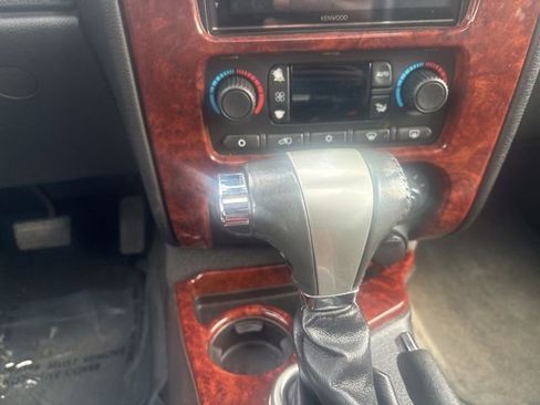 Used 2008 GMC Envoy SLT image 23