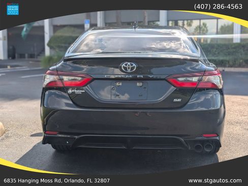Used 2023 Toyota Camry SE image 4