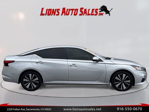 Used 2022 Nissan Altima 2.5 SV FWD image 4