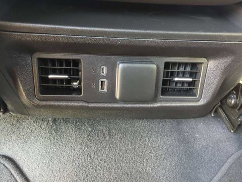 Used 2024 GMC Sierra 1500 SLT image 21