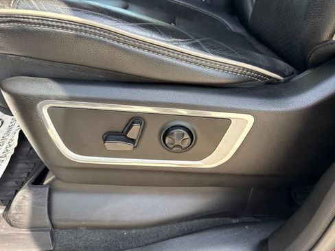 Used 2021 RAM 1500 Laramie AWD/4WD image 11