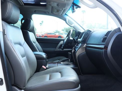 Used 2008 Toyota Land Cruiser image 35