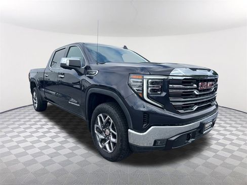 Used 2024 GMC Sierra 1500 SLT image 3