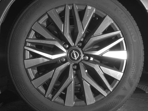 Used 2025 Nissan Altima 2.5 SV FWD image 17