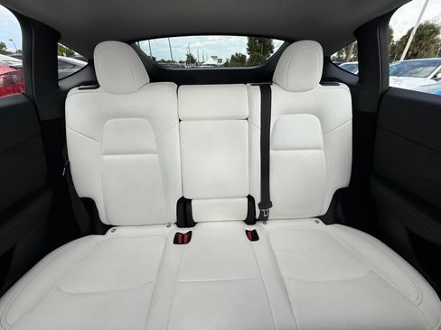 Used 2023 Tesla Model Y Performance AWD/4WD image 17