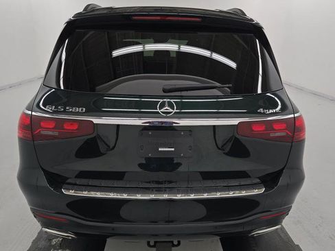Used 2024 Mercedes-Benz GLS 580 4MATIC w/ Night Package image 12