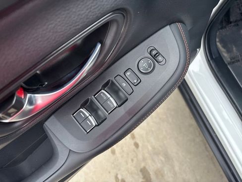 Certified 2025 Honda HR-V Sport image 13