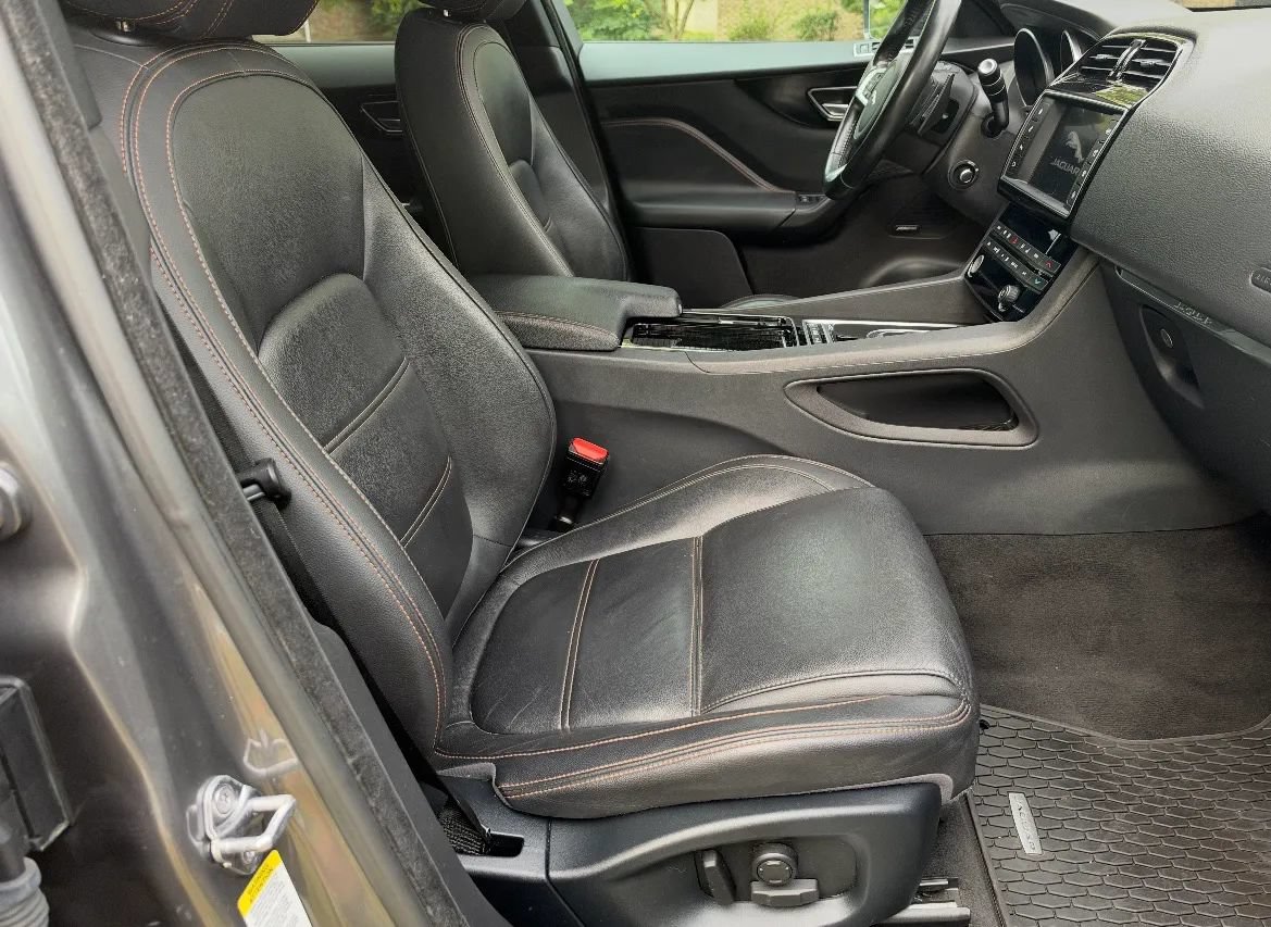 Used 2018 Jaguar F-PACE Prestige AWD/4WD image 24
