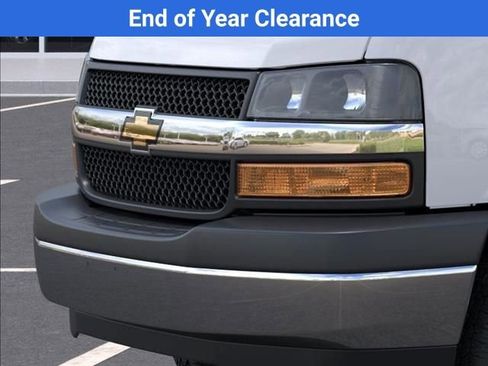 New 2025 Chevrolet Express 4500 4500 Series w/ Power Convenience Package image 15