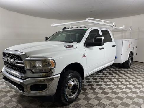 New 2024 RAM 3500 Tradesman w/ Chrome Appearance Group image 11