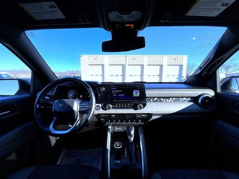 Used 2024 Chevrolet Colorado ZR2 w/ Technology Package image 15