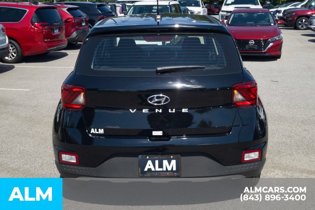 Certified 2026 Hyundai Venue SE FWD image 6