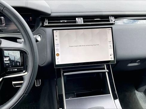 Used 2026 Land Rover Range Rover Velar Dynamic SE AWD/4WD image 4