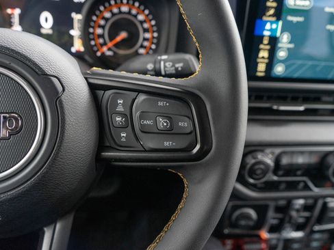 Used 2024 Jeep Gladiator Sport AWD/4WD image 24