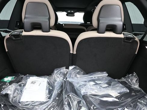 New 2026 Volvo XC90 T8 Plus w/ Protection Package Premier AWD/4WD image 32