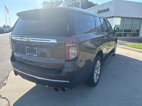 Used 2021 Chevrolet Suburban Premier w/ Premium Package AWD/4WD image 7