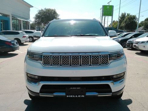 Used 2022 Jeep Grand Wagoneer Series III w/ Rear Seat Video Group 1 AWD/4WD image 3