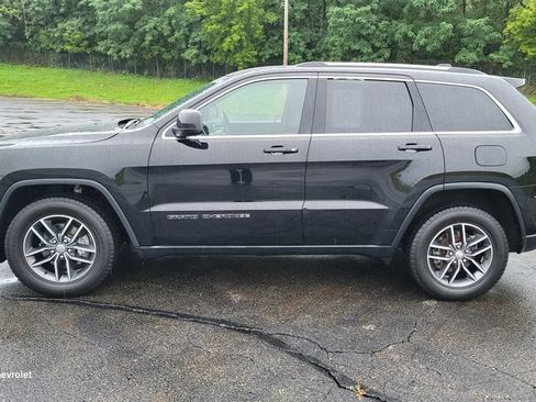 Used 2018 Jeep Grand Cherokee Laredo AWD/4WD image 7