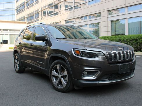Used 2020 Jeep Cherokee Limited image 1