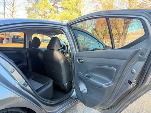 Used 2021 Nissan Versa S image 19