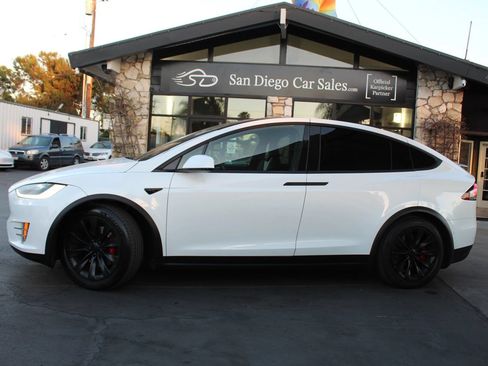 Used 2018 Tesla Model X 75D AWD/4WD image 2