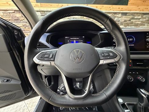 Used 2022 Volkswagen Taos SE image 17