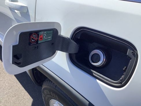 Used 2018 Jeep Grand Cherokee Laredo image 22