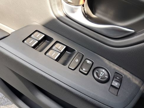 Used 2025 Honda Pilot EX-L image 30