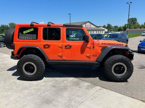 Used 2018 Jeep Wrangler Unlimited Rubicon w/ LED Lighting Group AWD/4WD image 4