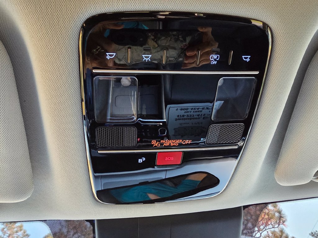Used 2025 Hyundai Santa Fe SEL FWD image 27