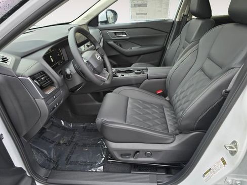 New 2026 Nissan Rogue Platinum AWD/4WD image 19