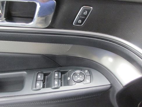 Used 2019 Ford Explorer XLT w/ Equipment Group 202A image 34