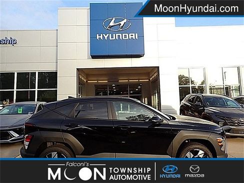 Used 2025 Hyundai Kona SEL image 1
