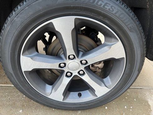 Certified 2023 Jeep Grand Cherokee Limited image 10