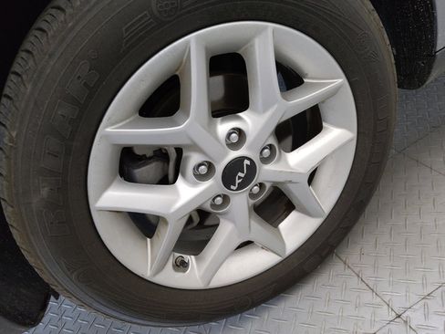 Used 2023 Kia Soul LX w/ LX Technology Package image 31